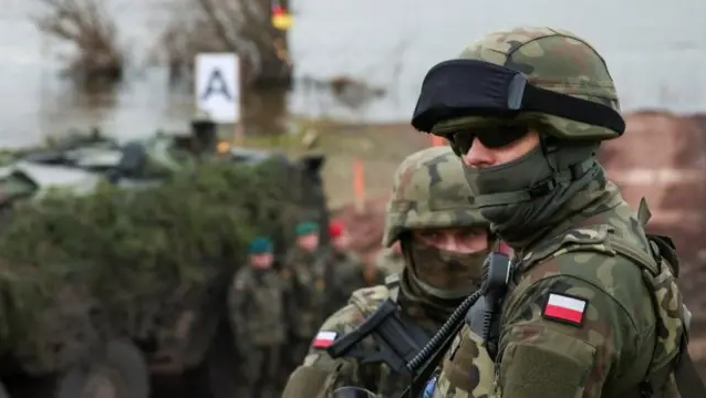 "Військовий Шенген" та прискорена мобілізація: як Польща змінює законодавство через ризики війни "Військовий Шенген" та прискорена мобілізація: як Польща змінює законодавство через ризики війни